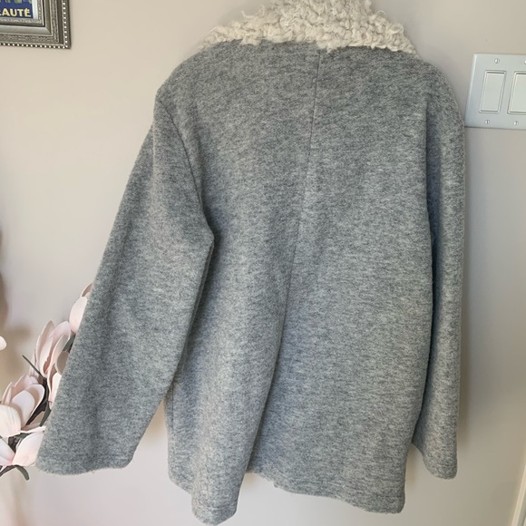 NWT Mango jacket with white trim detail collar - Picture 4 of 4